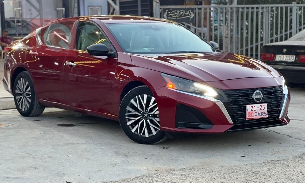 نيسان ألتيما